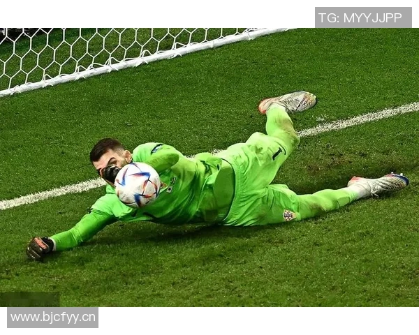 里尔门将单场三次扑救点球回忆瞬间向女友承诺不失球