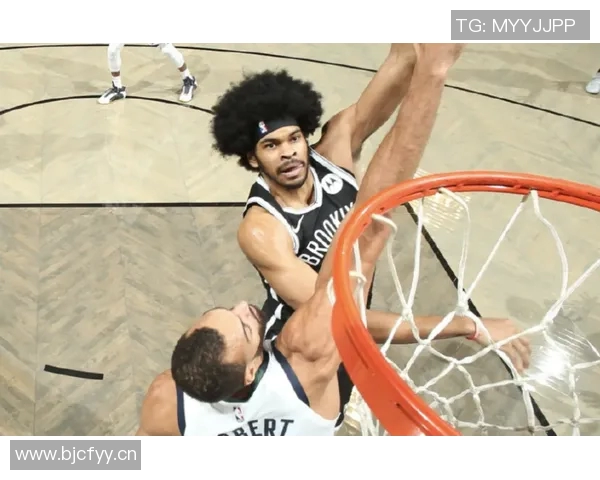 戈贝尔表现平平3投1中罚球命中率低迷贡献5分12板3助攻3封盖