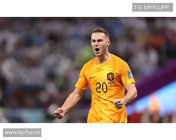 荷兰国家队紧急征召尤文中场库普梅纳斯替代受伤昆滕廷伯